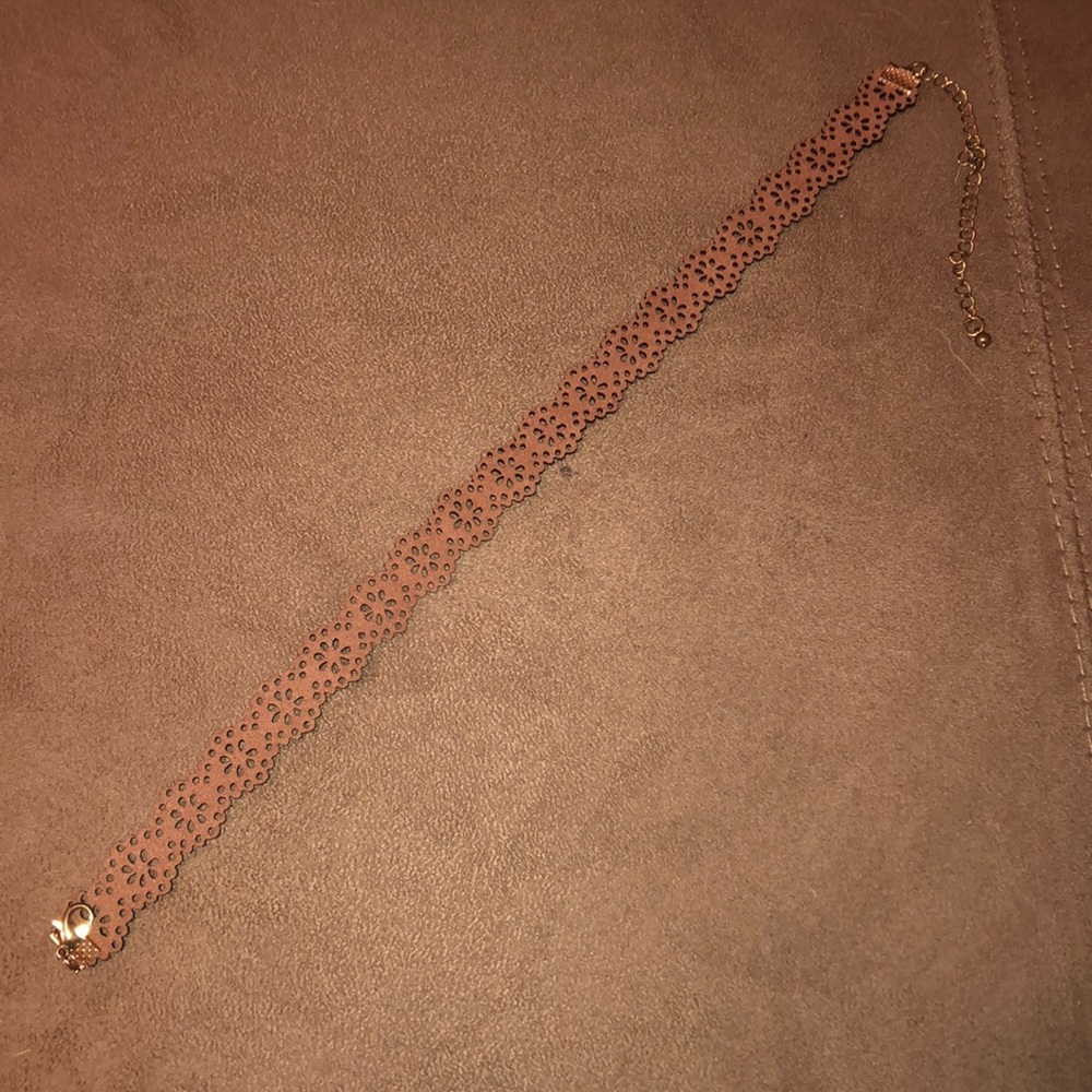tan choker